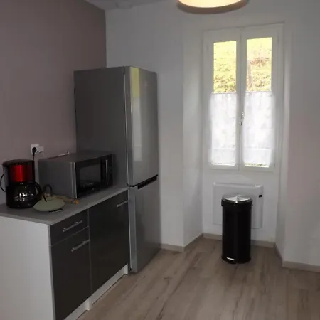 בית נופש Maison Renovee 8 Pers Avec Jardin, Proche De Super Lioran Et Parc Des Volcans D'auvergne - Fr-1-742-46 *