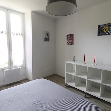 Maison Renovee 8 Pers Avec Jardin, Proche De Super Lioran Et Parc Des Volcans D'auvergne - Fr-1-742-46 בית נופש Thiézac