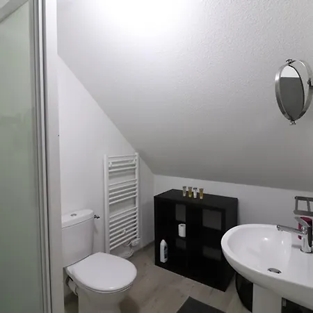 Maison Renovee 8 Pers Avec Jardin, Proche De Super Lioran Et Parc Des Volcans D'auvergne - Fr-1-742-46 בית נופש Thiézac